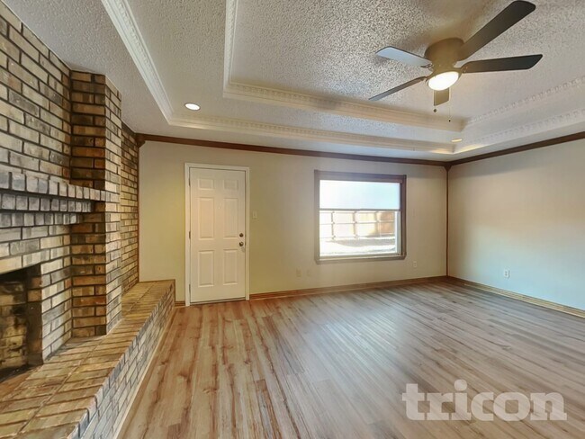 Photo - 509 Live Oak Dr