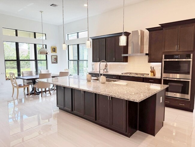 Photo - 12150 Bastille Cir S