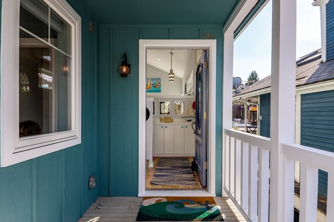 Photo - Portage Bay Floating Home