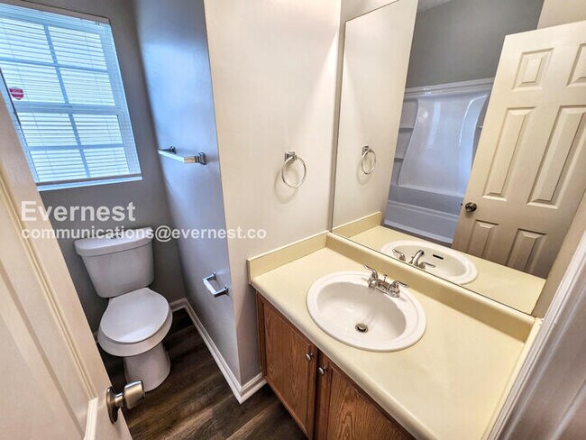 Photo - 476 Dove Way