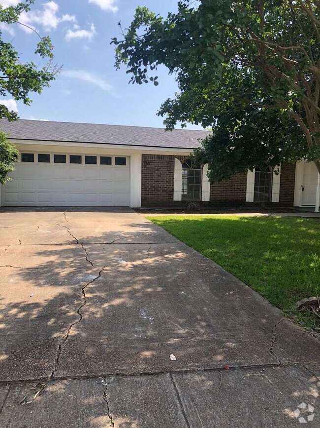 Building Photo - North Bossier Old Greenacres Rental