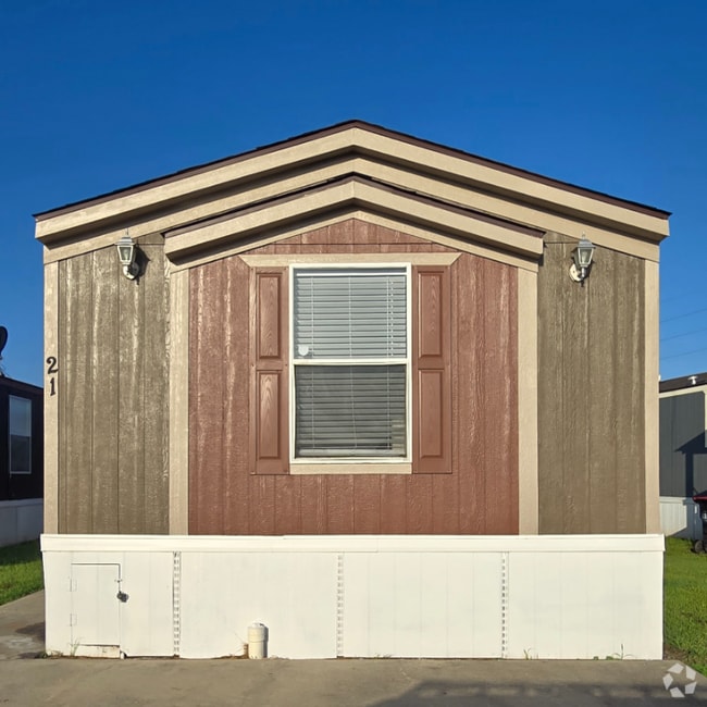 Building Photo - 1120 N Vista Dr Rental