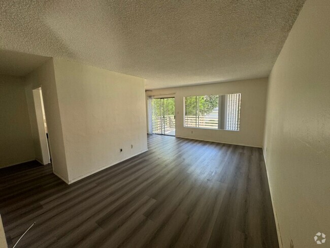 Building Photo - 1 Bedroom 1 Bathroom Condo in La Habra Unit 70