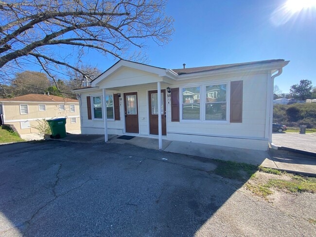 Building Photo - 5961 Peco Ln Unit 5961-B