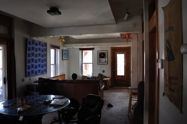 Living room - 2129 Grove Cir W