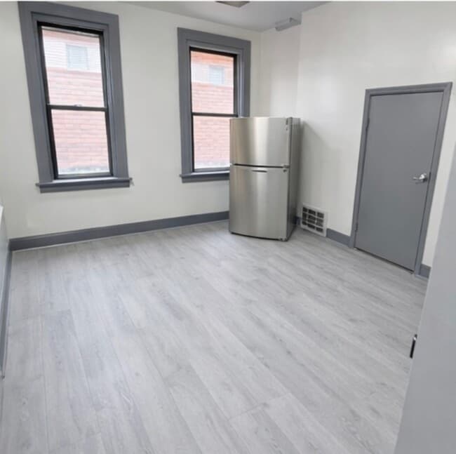 Photo - 1110 York St Unit 2