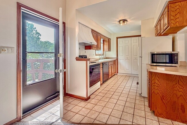 12182 Heron Dr