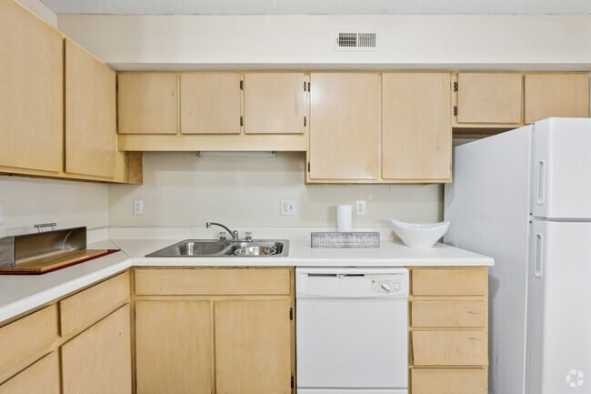2BR, 2BA - 1,100SF - Kitchen