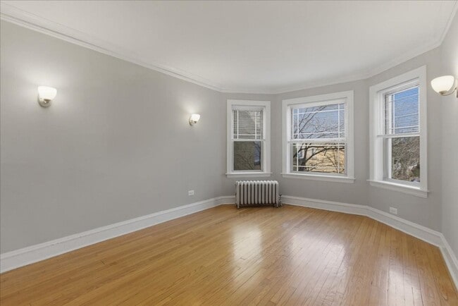 Building Photo - Large One Bedroom in Andersonville Unit 29-2B