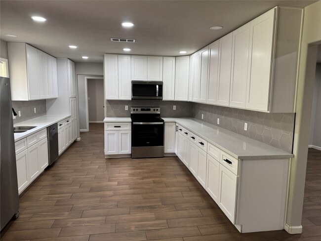Photo - 1413 Forehand St