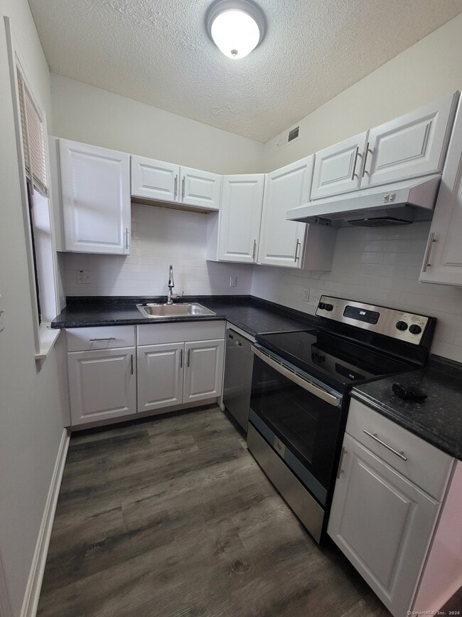 Building Photo - 21 Harrison Pl Unit APT B