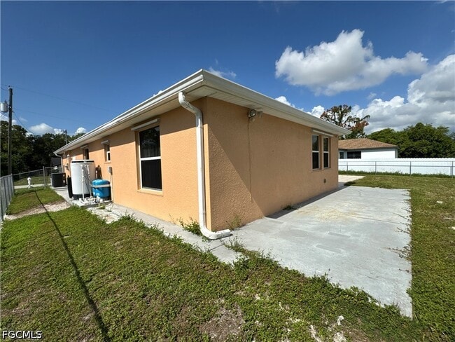 Photo - 4914 7th St W