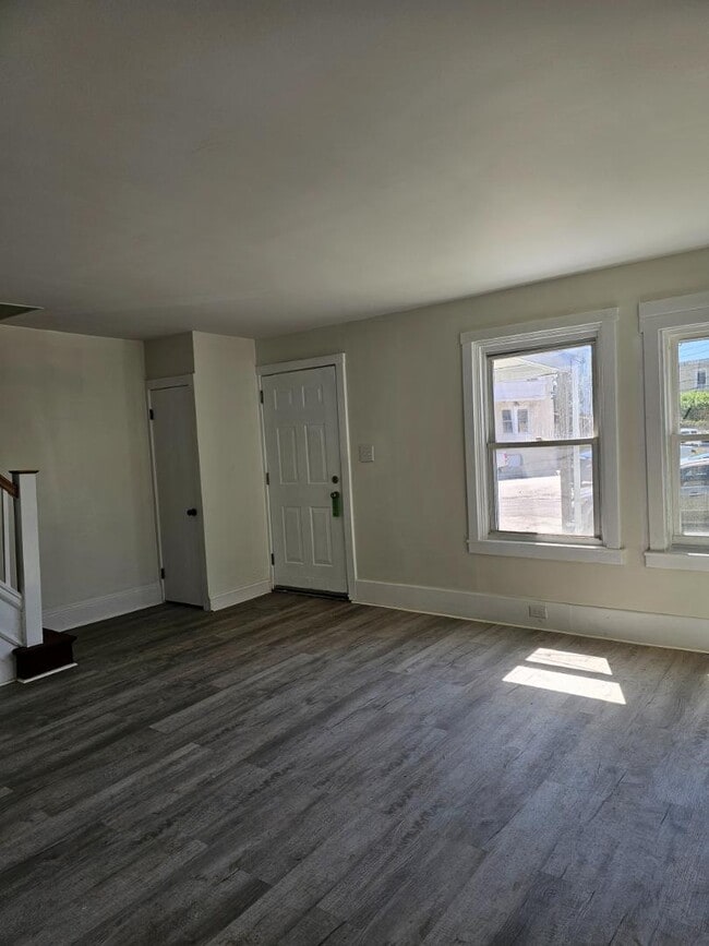 Photo - 1103 Baldwin St