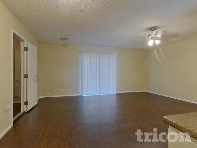 Photo - 1404 E Park Dr