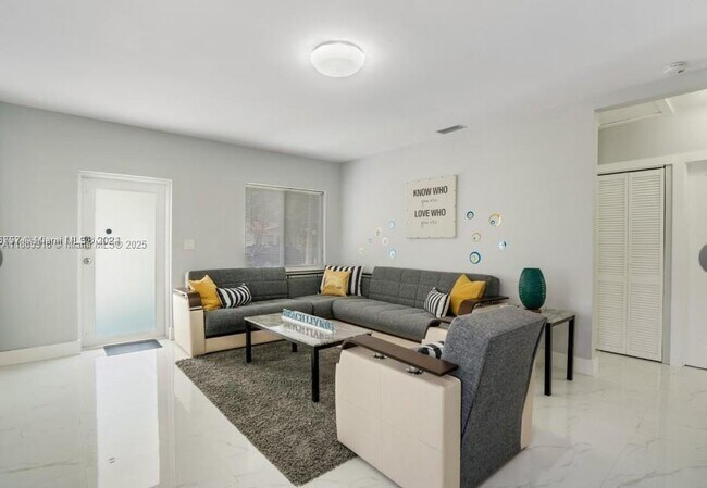 Photo - 1526 NE 110th St