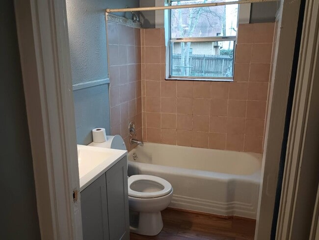 Photo - 2334 Hiawatha St