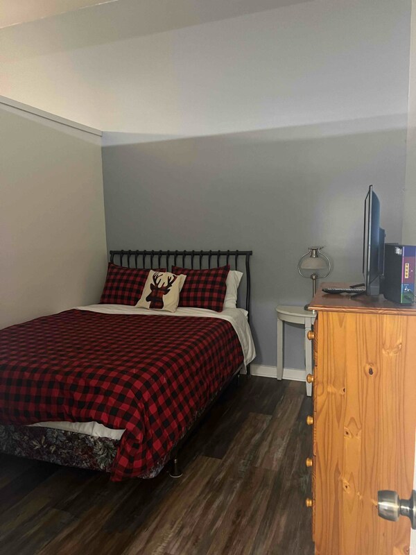 Photo - 496 Pearl Ln