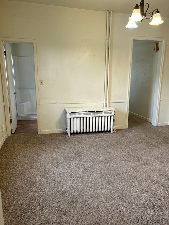 257 5th St W
