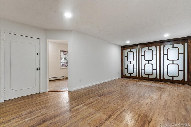 Photo - 6 Regina Pl Unit 1