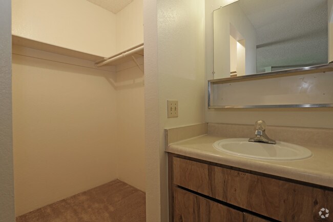 1BR, 1BA - Junior/440 SF - Desert Palms Apartments