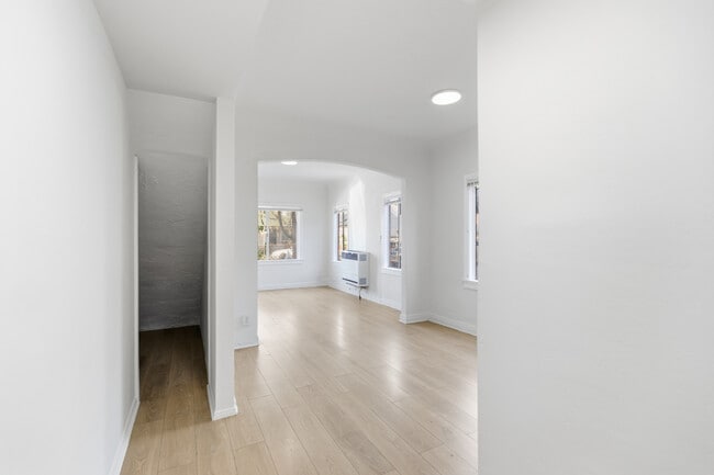 Photo - 1526 E 52nd St Unit 1524 E. 52nd Street