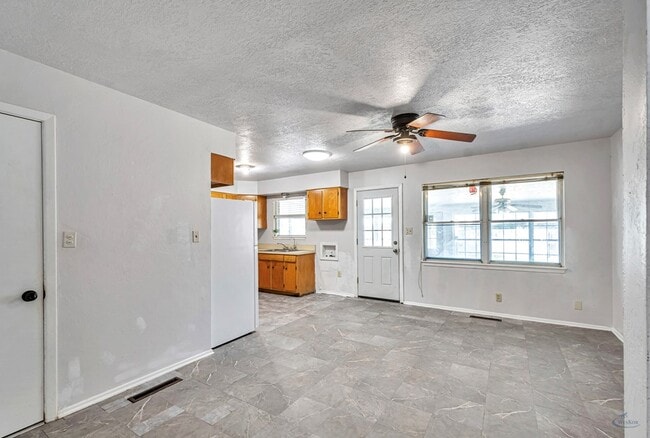 Photo - 1311 E 52nd St