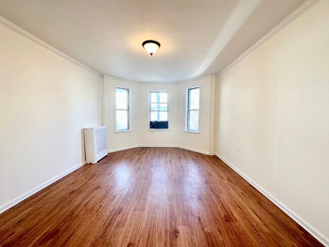 Photo - 36 W 10th St Apartment Unit 1