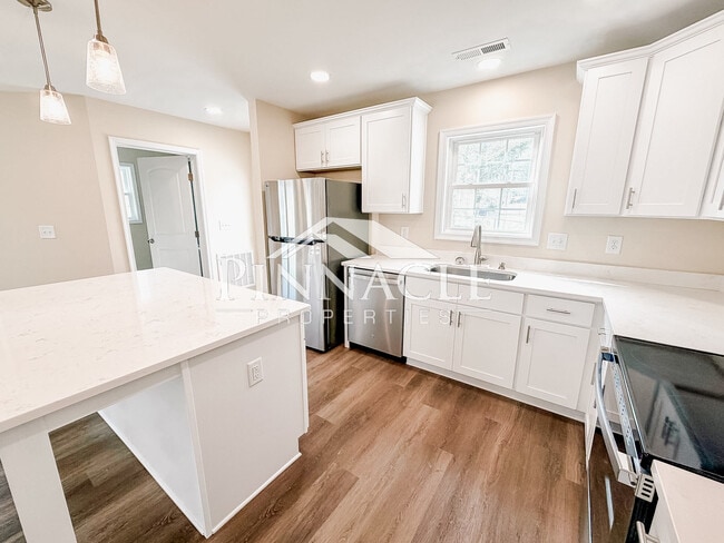 Photo - 233 Munford St