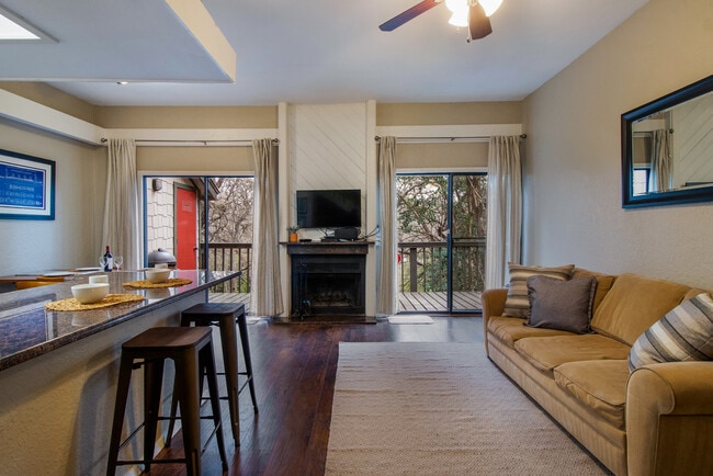 Photo - 2008 Jones Rd