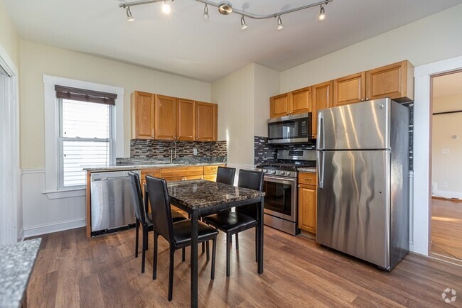 Building Photo - 376 Medford St Unit 2 Rental
