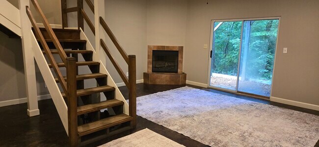 Photo - 2025A Stoneycreek Dr
