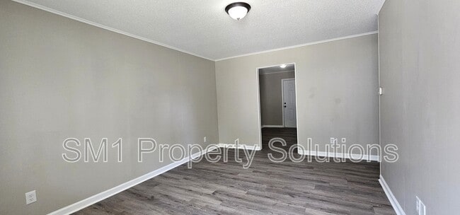 Building Photo - 307 N Hall St Unit apt B