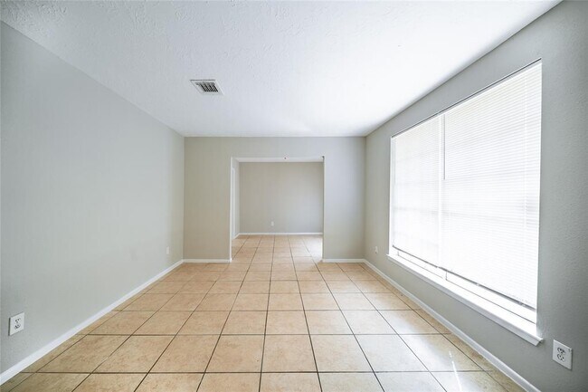 Photo - 12046 Sharpview Dr