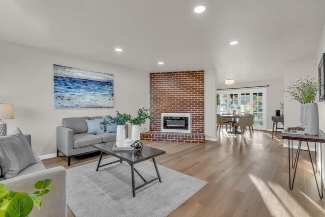 Photo - 7472 Blue Fox Way