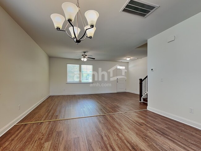 Photo - 165 Stowe Rd