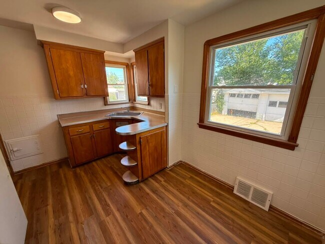 Photo - 3-BED, 1 BATH BEAUTIFUL SINGLE- FAMILY HOME IN MAPLE HEIGHTS!