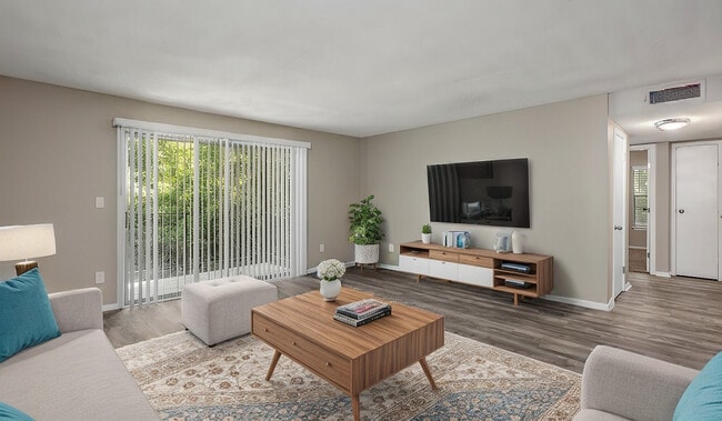 Photo - Lifestyle on Lakeshore