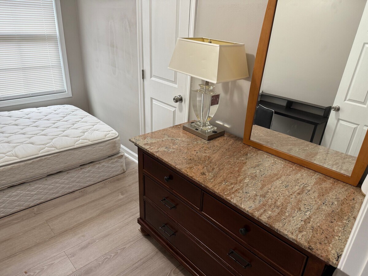 Photo - 1081 State St NW