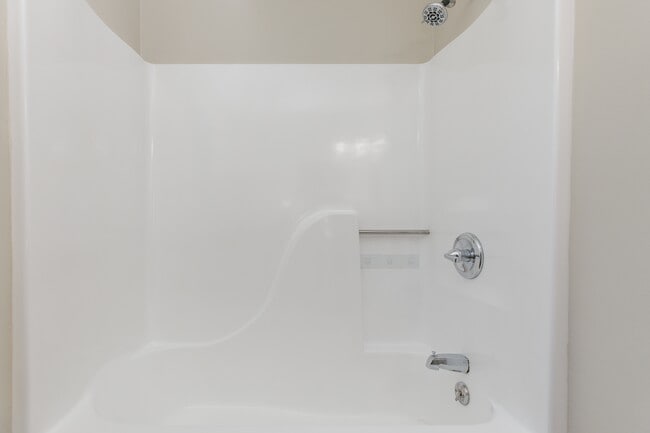 Photo - 208 Mountain Creek Dr