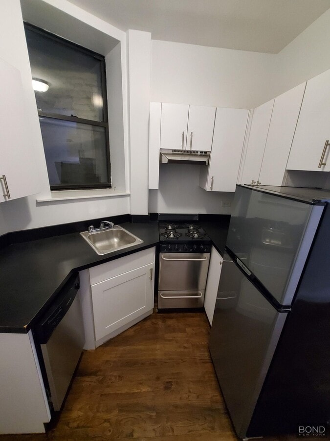 Photo - 228 E 89th St Apartment Unit C