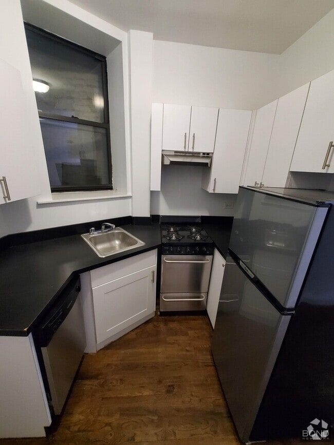 Building Photo - 228 E 89th St Unit C Rental