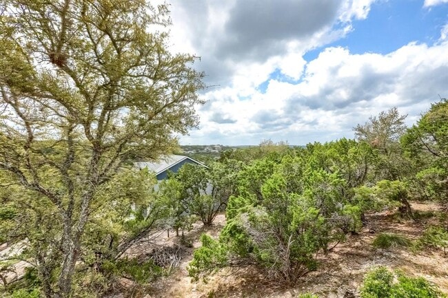 Building Photo - 5909 Lago Vista Way Unit B