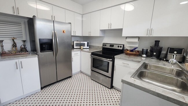 Building Photo - 20 Park Dr Unit 3