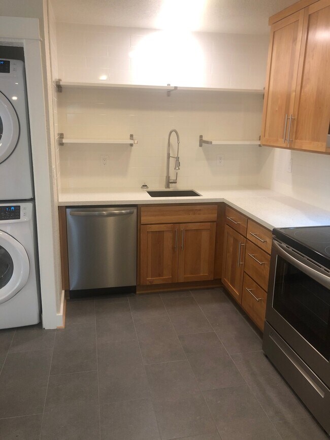 Photo - 2730 SE 16th Ave Unit 2730