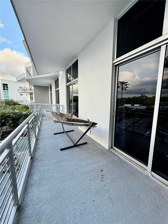 Photo - 2001 Meridian Ave Unit 417