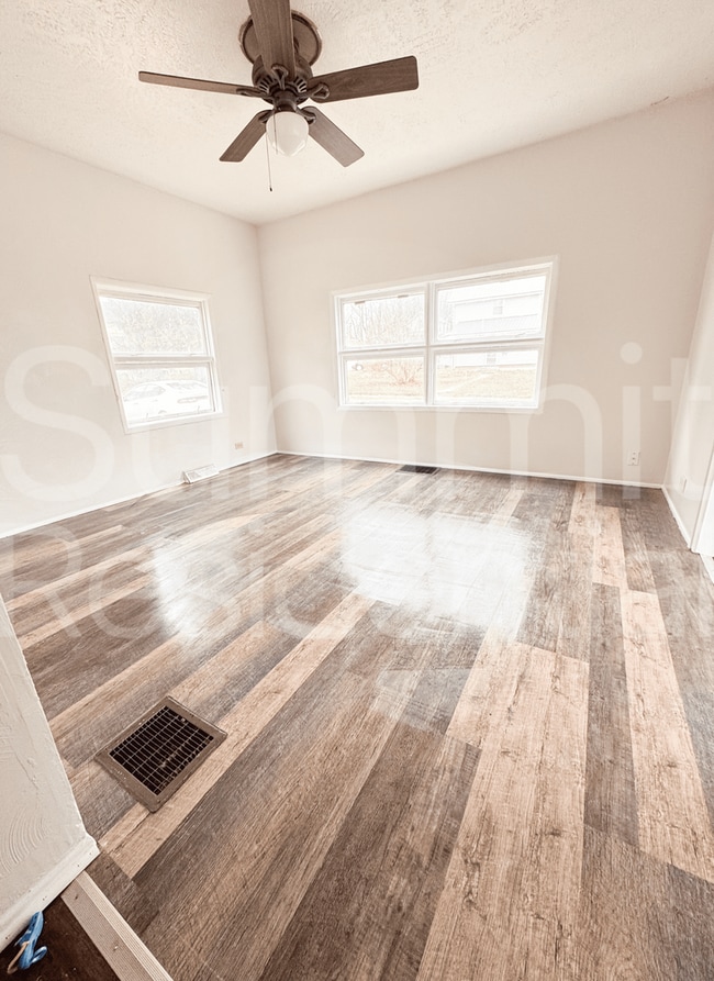 Photo - 23 Martha Ave Unit 23