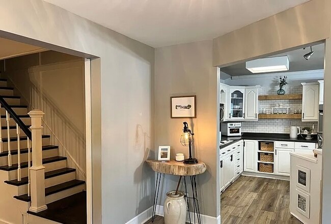 Photo - 561 Russell Rd Unidad 3