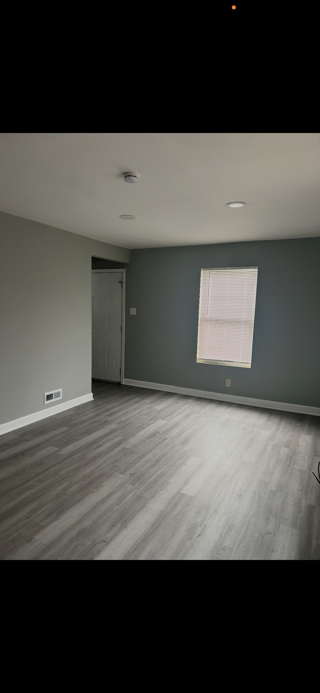 Photo - 4935 Kentucky St