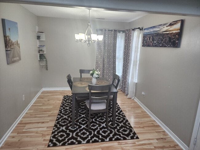 Photo - 300 Windy Oak Run