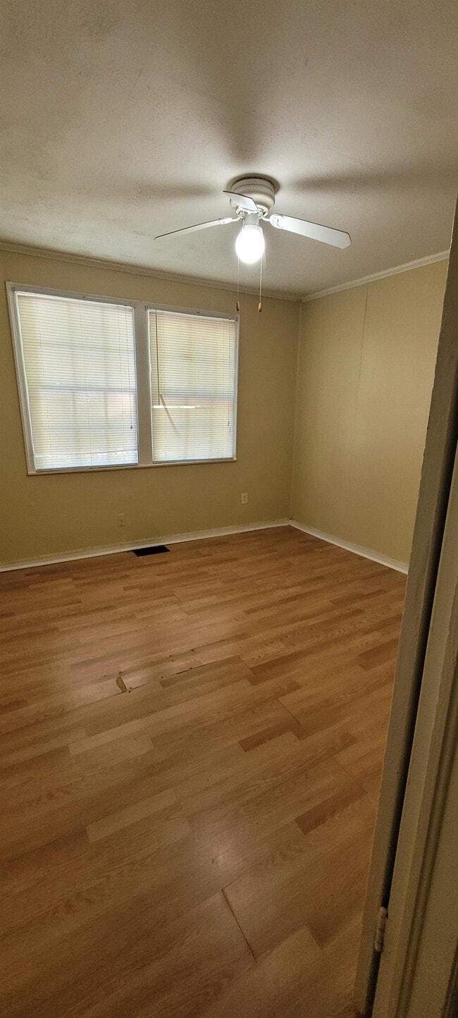 Photo - 421 E Ridgeway St